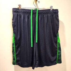 XERSION Black and Green Mens Athletic Short Size XL